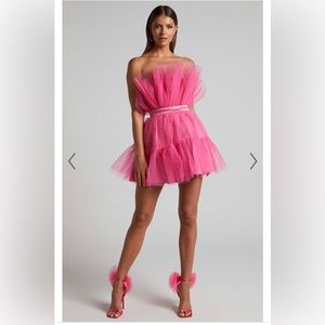AMALYA MINI DRESS - TIERED TULLE FIT AND FLARE DRESS IN HOT PINK, size 6 (M)